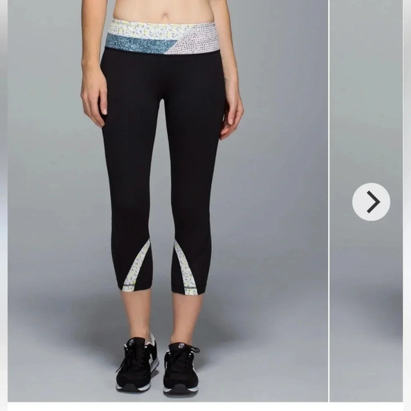 Lululemon Run Inspire Crop Leggings Black Neutral Blush Floral Athletic Pants 4 - Picture 2 of 12